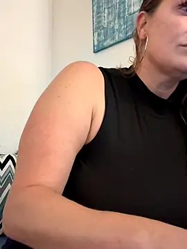 Ariasweetaspie online show from September 2025 08:23:01 PM