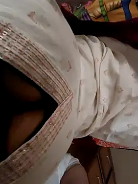 BellaxTrans online show from October 2025 09:10:01 AM