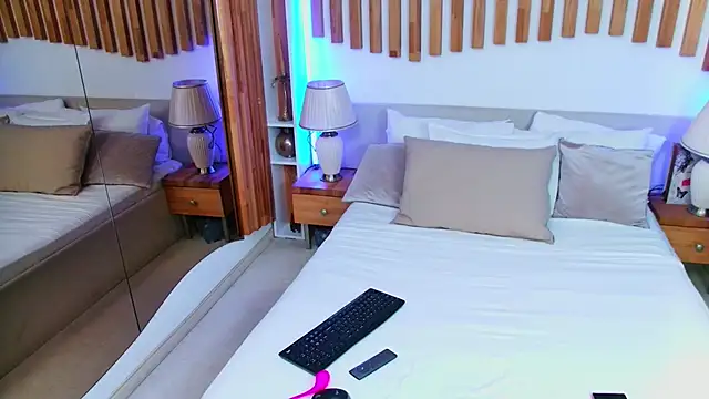 Snapshot of DesireeKeys chatting on October 2025 03:53:01 AM DesireeKeys online show from October 2025 03:53:01 AM