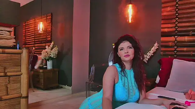 Snapshot of DesireeKeys chatting on December 2025 05:12:02 AM DesireeKeys online show from December 2025 05:12:02 AM