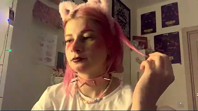 Snapshot of PinkVampire chatting on September 2025 06:43:02 PM PinkVampire online show from September 2025 06:43:02 PM