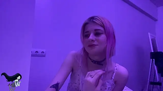 Snapshot of PinkVampire chatting on October 2025 09:42:01 PM PinkVampire online show from October 2025 09:42:01 PM