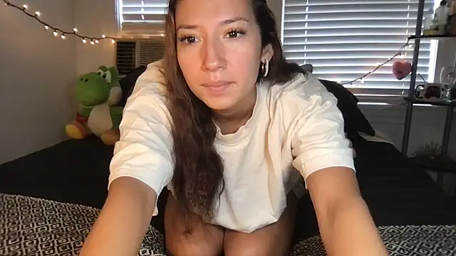 yoursweetestlilly online show from October 2025 02:56:01 PM