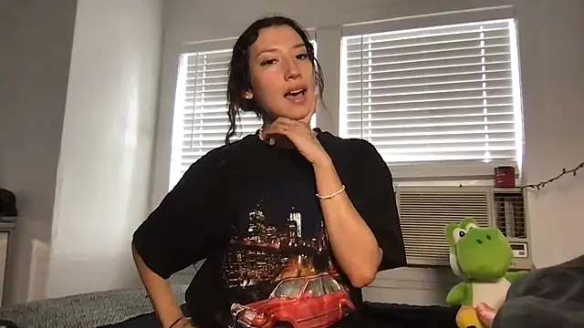 Snapshot of yoursweetestlilly chatting on April 2026 04:15:01 PM yoursweetestlilly online show from April 2026 04:15:01 PM