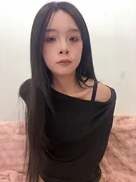 Snapshot of qiqi_x chatting on December 2025 02:12:02 PM qiqi x online show from December 2025 02:12:02 PM