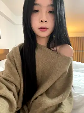 Snapshot of qiqi_x chatting on December 2025 02:45:02 PM qiqi x online show from December 2025 02:45:02 PM