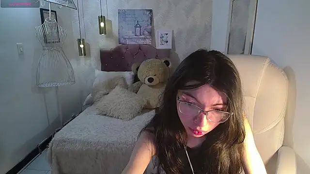 alllyson  online show from November 2025 07:47:01 PM