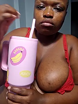 lady-zeei online show from April 2026 07:58:02 PM