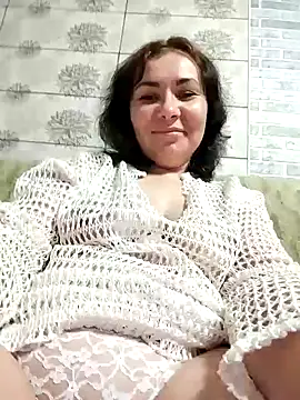 Snapshot of Mia24Blove chatting on October 2025 07:47:01 PM Mia24Blove online show from October 2025 07:47:01 PM