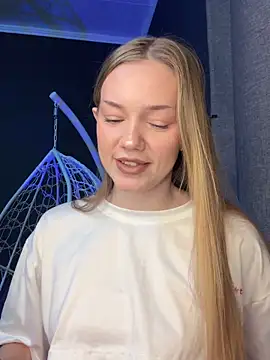 MilaMoone online show from February 2026 10:47:01 AM