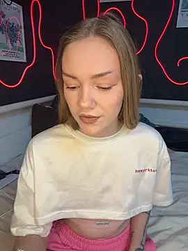 MilaMoone online show from February 2026 11:07:01 AM