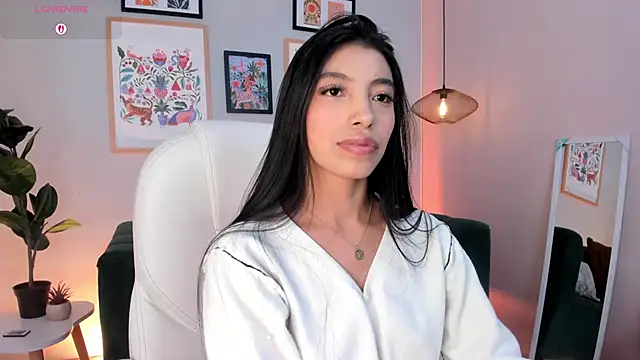 Snapshot of Tiffany_Low chatting on June 2026 04:53:01 PM Tiffany Low online show from June 2026 04:53:01 PM