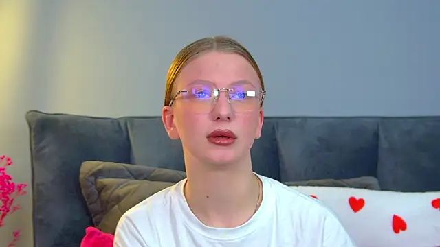 BeatriceBinoche online show from March 2026 06:19:01 AM