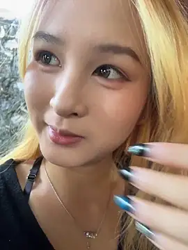 Snapshot of yuki_june chatting on November 2025 07:49:01 AM yuki june online show from November 2025 07:49:01 AM