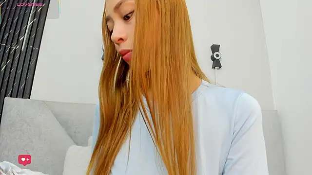 Naomi Rousse online show from February 2026 12:57:02 PM