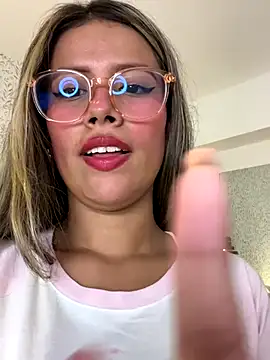 Snapshot of EMILIIA_RICHTER__ chatting on October 2025 06:08:01 PM EMILIIA RICHTER online show from October 2025 06:08:01 PM