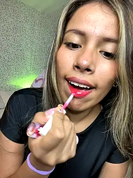 Snapshot of EMILIIA_RICHTER__ chatting on November 2025 05:58:02 PM EMILIIA RICHTER online show from November 2025 05:58:02 PM