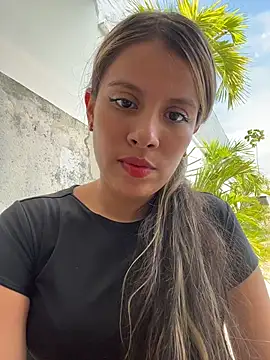 Snapshot of EMILIIA_RICHTER__ chatting on November 2025 06:51:01 PM EMILIIA RICHTER online show from November 2025 06:51:01 PM