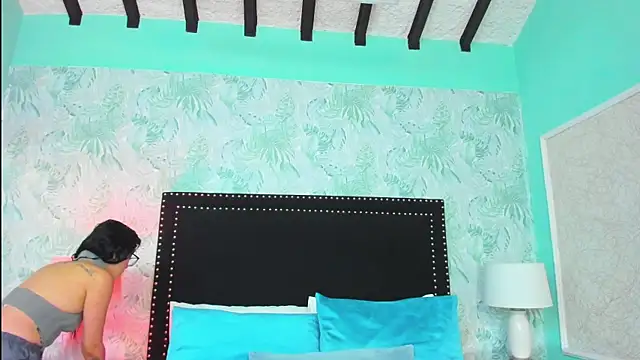 SamyySwet online show from April 2026 08:04:01 PM