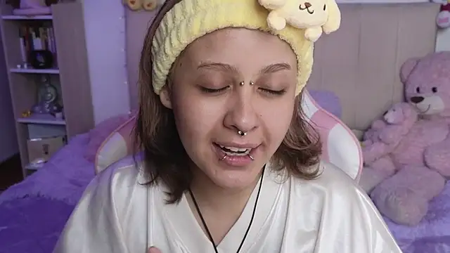 NekoWaifu online show from May 2026 02:36:02 PM