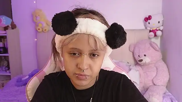 NekoWaifu online show from May 2026 02:13:02 PM
