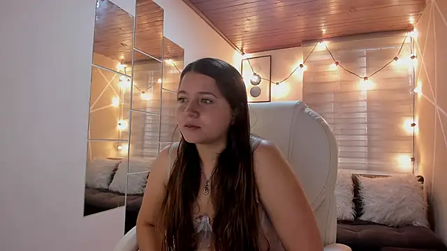 sophiee09  online show from October 2025 01:40:02 PM