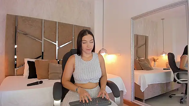 Megan-8 online show from March 2026 07:27:01 PM