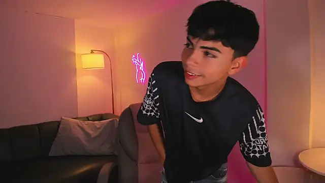 Snapshot of Peter_chase chatting on November 2025 06:29:01 PM Peter chase online show from November 2025 06:29:01 PM