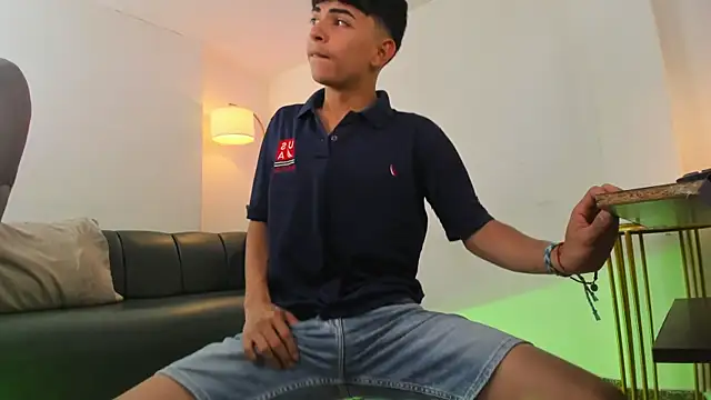 Snapshot of Peter_chase chatting on November 2025 06:15:01 PM Peter chase online show from November 2025 06:15:01 PM