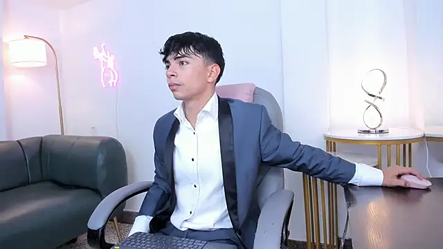 Snapshot of Peter_chase chatting on November 2025 05:17:01 AM Peter chase online show from November 2025 05:17:01 AM