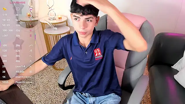 Snapshot of Peter_chase chatting on January 2026 06:32:02 PM Peter chase online show from January 2026 06:32:02 PM