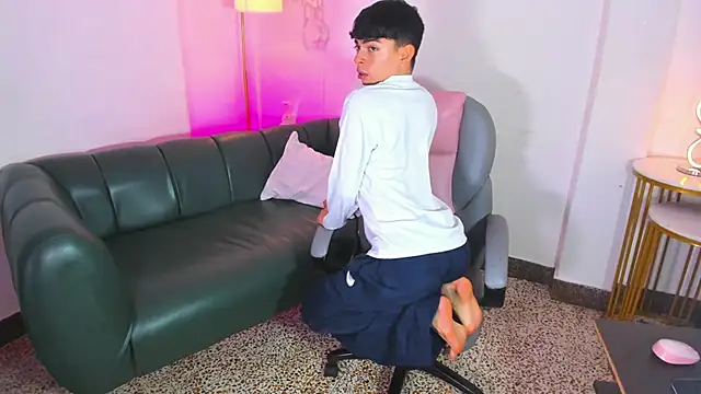 Snapshot of Peter_chase chatting on February 2026 06:25:01 PM Peter chase online show from February 2026 06:25:01 PM