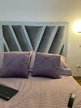 Snapshot of SophieeMills chatting on October 2025 09:27:01 PM SophieeMills online show from October 2025 09:27:01 PM