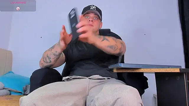 denis munera online show from October 2025 12:02:02 PM