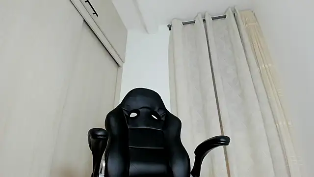 Biscuit oliva online show from April 2026 01:01:02 AM