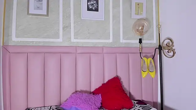 HoollyHendrix online show from January 2026 08:55:01 PM