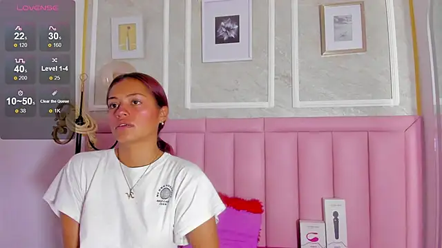 HoollyHendrix online show from February 2026 08:56:02 PM