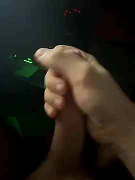 Snapshot of jstntz chatting on December 2025 10:52:01 PM jstntz online show from December 2025 10:52:01 PM