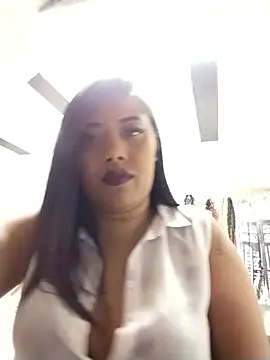 Snapshot of Ebony-Goddess19 chatting on November 2025 03:45:02 PM Ebony-Goddess19 online show from November 2025 03:45:02 PM