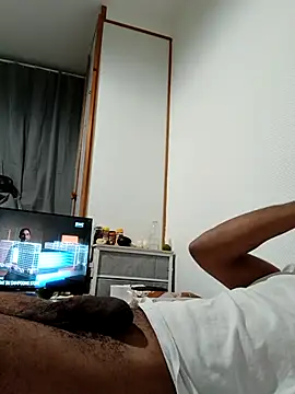 Snapshot of Mikaaa97 chatting on November 2025 05:18:01 PM Mikaaa97 online show from November 2025 05:18:01 PM