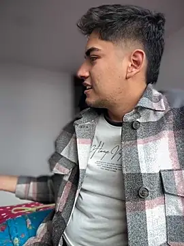 Snapshot of tomy_hot20 chatting on September 2025 09:40:02 PM tomy hot20 online show from September 2025 09:40:02 PM