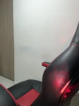 Snapshot of Isa_klein chatting on November 2025 02:22:01 AM Isa klein online show from November 2025 02:22:01 AM