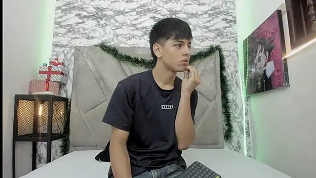 Logan Jhonson online show from December 2025 08:24:02 PM