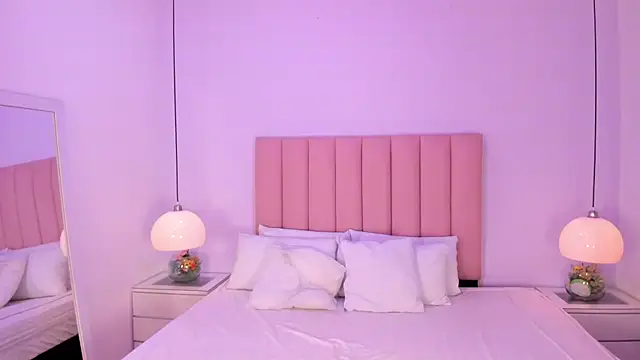 Amy Ferreira online show from November 2025 03:09:01 AM