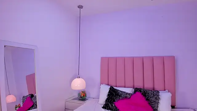 Amy Ferreira online show from November 2025 02:55:01 AM