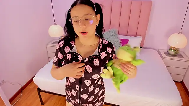 Amy Ferreira online show from November 2025 12:43:01 AM