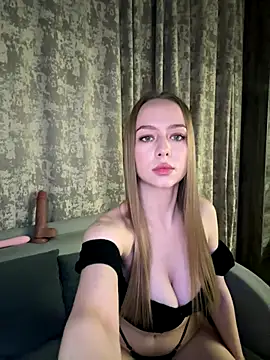 Snapshot of MissOyee chatting on October 2025 06:09:01 PM MissOyee online show from October 2025 06:09:01 PM