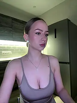 Snapshot of MissOyee chatting on January 2026 07:18:01 PM MissOyee online show from January 2026 07:18:01 PM