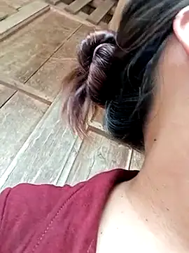 emly-xinh18 online show from September 2025 03:41:02 AM