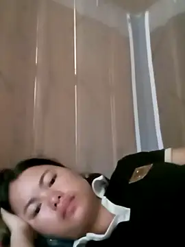 emly-xinh18 online show from September 2025 09:24:01 AM